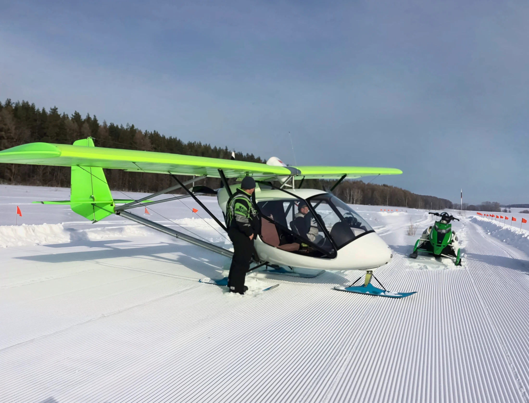 Самолёт С-20 на подготовленной снежной полосе